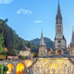 Photo de la cathédrale Notre-Dame-du-Rosaire de Lourdes Illustration département des Hautes-Pyrénées BGE Sud-Ouest